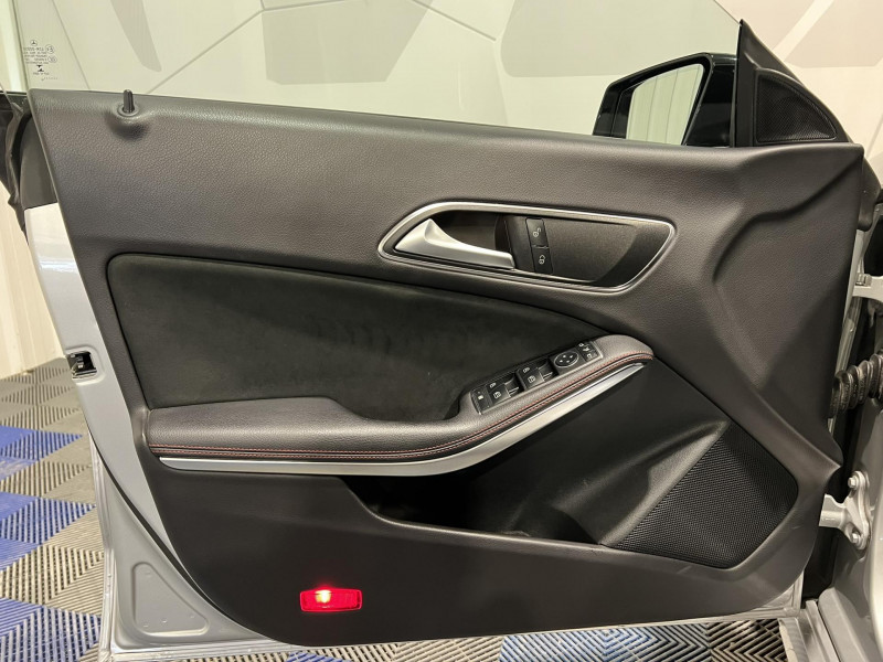 Photo 21 de l'offre de MERCEDES-BENZ CLA SHOOTING BRAKE 180 7-G DCT Fascination à 19990€ chez VL Auto