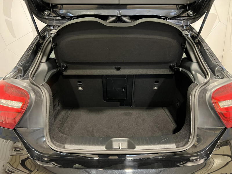 Photo 10 de l'offre de MERCEDES-BENZ CLASSE A 200 7G-DCT Fascination à 19990€ chez VL Auto