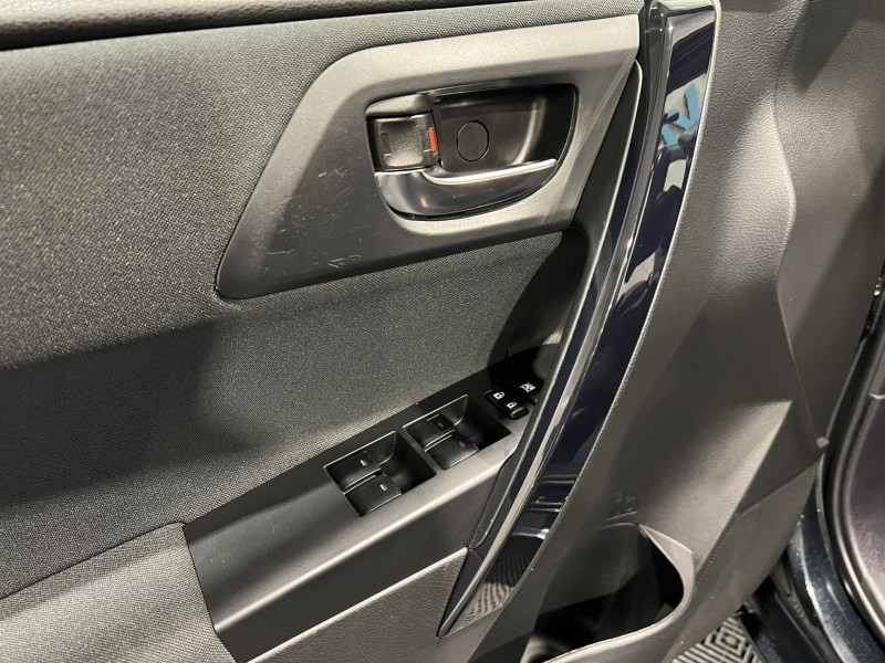 Photo 22 de l'offre de TOYOTA AURIS Hybride 136h Dynamic à 14990€ chez VL Auto