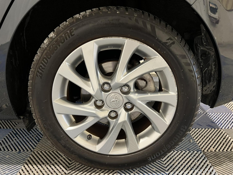 Photo 19 de l'offre de TOYOTA AURIS Hybride 136h Dynamic à 14990€ chez VL Auto