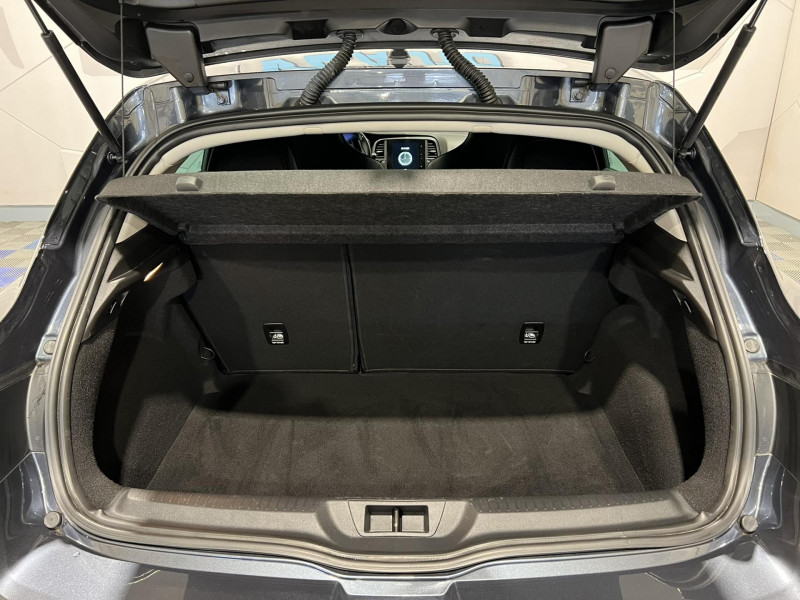 Photo 10 de l'offre de RENAULT MEGANE  IV Berline TCe 205 Energy EDC GT à 18490€ chez VL Auto