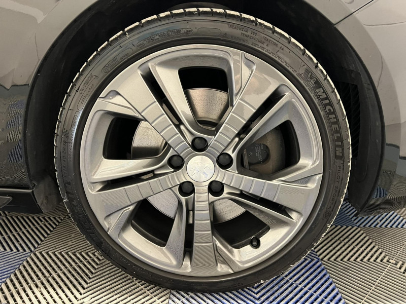 Photo 16 de l'offre de PEUGEOT 308 SW  1.6 THP 205ch S&S BVM6 GT à 12990€ chez VL Auto