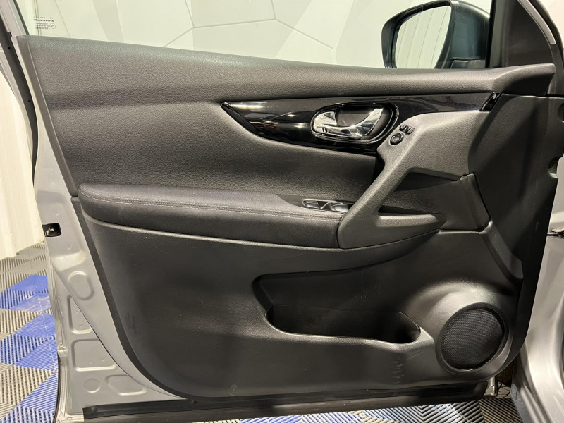 Photo 21 de l'offre de NISSAN QASHQAI 1.6 dCi 130 N-Connecta à 12990€ chez VL Auto