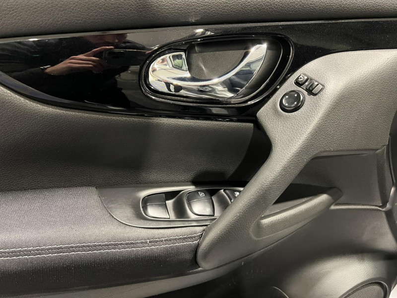Photo 22 de l'offre de NISSAN QASHQAI 1.6 dCi 130 N-Connecta à 12990€ chez VL Auto