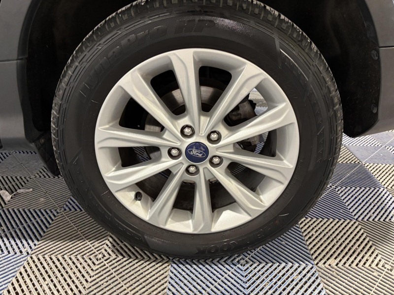 Photo 18 de l'offre de FORD KUGA 1.5 EcoBoost 150 S&S 4x2 BVM6 Titanium à 13490€ chez VL Auto