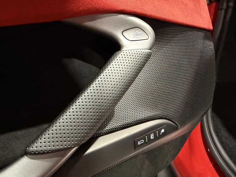 Photo 18 de l'offre de FERRARI 296 GTB  3.0 Turbo V6 Hybride 830 ch à 269990€ chez VL Auto