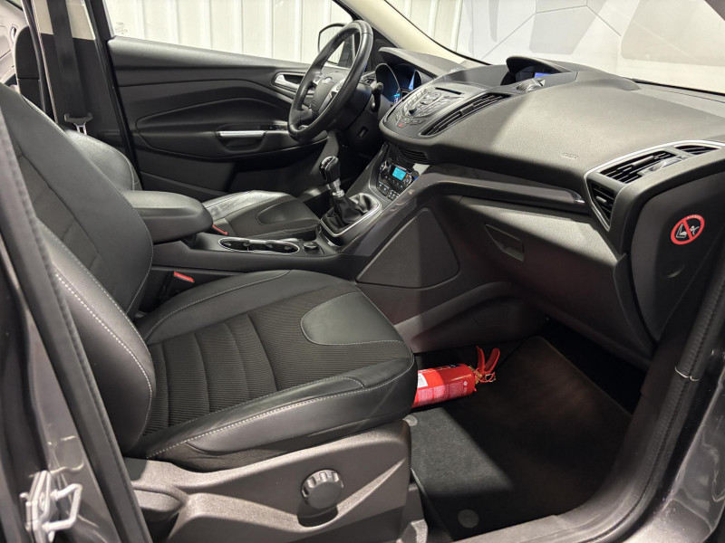 Photo 13 de l'offre de FORD KUGA 1.5 EcoBoost 150 S&S 4x2 BVM6 Titanium à 13490€ chez VL Auto