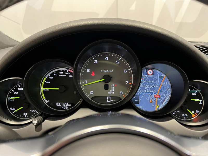 Photo 15 de l'offre de PORSCHE CAYENNE 3.0 V6 416 ch S E-Hybrid Tiptronic BVA à 37990€ chez VL Auto