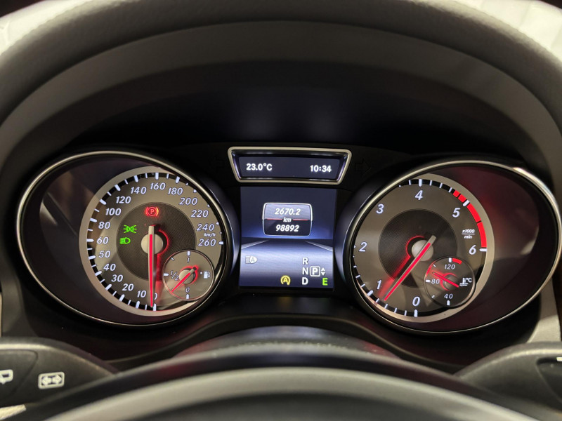 Photo 10 de l'offre de MERCEDES-BENZ GLA 220 CDI Inspiration 7-G DCT BVA à 17490€ chez VL Auto