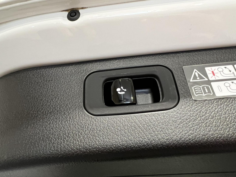 Photo 21 de l'offre de MERCEDES-BENZ CLASSE C 220 d 9G-Tronic AMG Line à 38990€ chez VL Auto