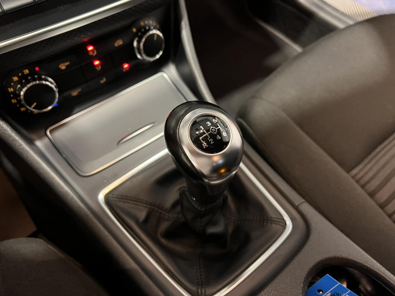 Photo 14 de l'offre de MERCEDES-BENZ CLASSE A 180 Intuition à 13490€ chez VL Auto