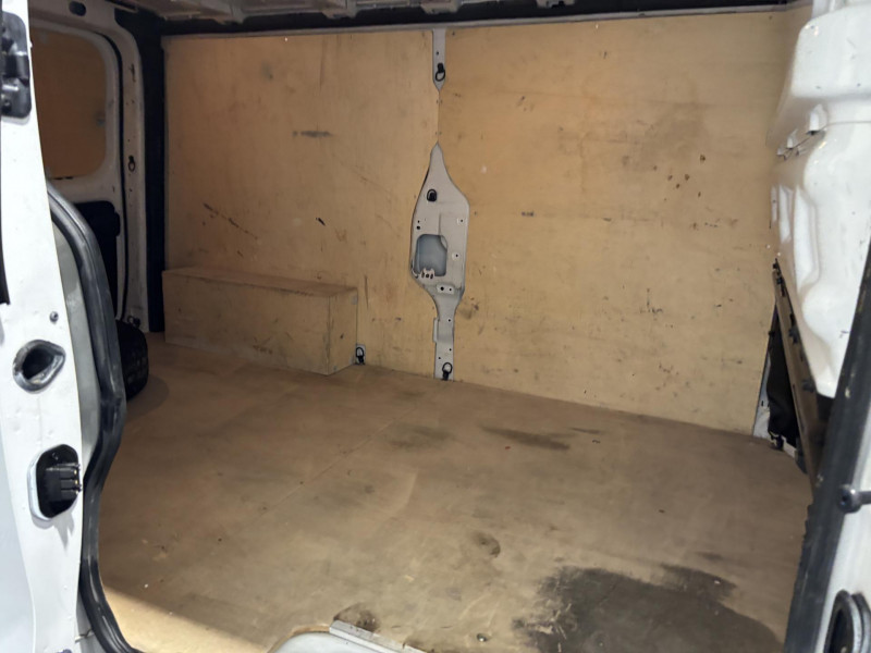 Photo 9 de l'offre de RENAULT TRAFIC FGN L2H1 1300 KG DCI 120 GRAND CONFORT * 14575 HT à 17490€ chez VL Auto