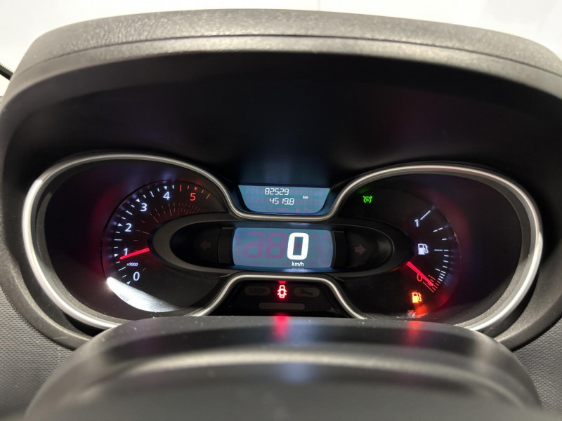 Photo 13 de l'offre de RENAULT TRAFIC FGN L2H1 1300 KG DCI 120 GRAND CONFORT * 14575 HT à 17490€ chez VL Auto