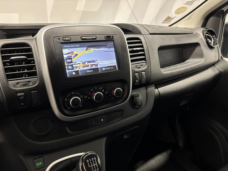 Photo 15 de l'offre de RENAULT TRAFIC FGN L2H1 1300 KG DCI 120 GRAND CONFORT * 14575 HT à 17490€ chez VL Auto