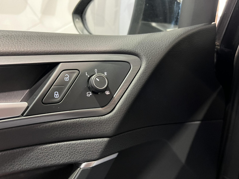 Photo 23 de l'offre de VOLKSWAGEN Golf SW 1.6 TDI 115 BlueMotion Technology DSG7 Confortline Business à 8990€ chez VL Auto