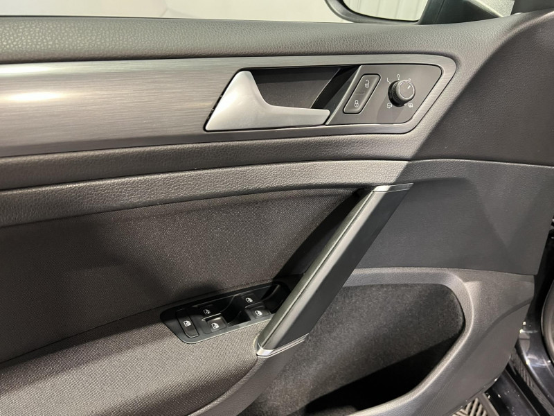 Photo 22 de l'offre de VOLKSWAGEN Golf SW 1.6 TDI 115 BlueMotion Technology DSG7 Confortline Business à 8990€ chez VL Auto