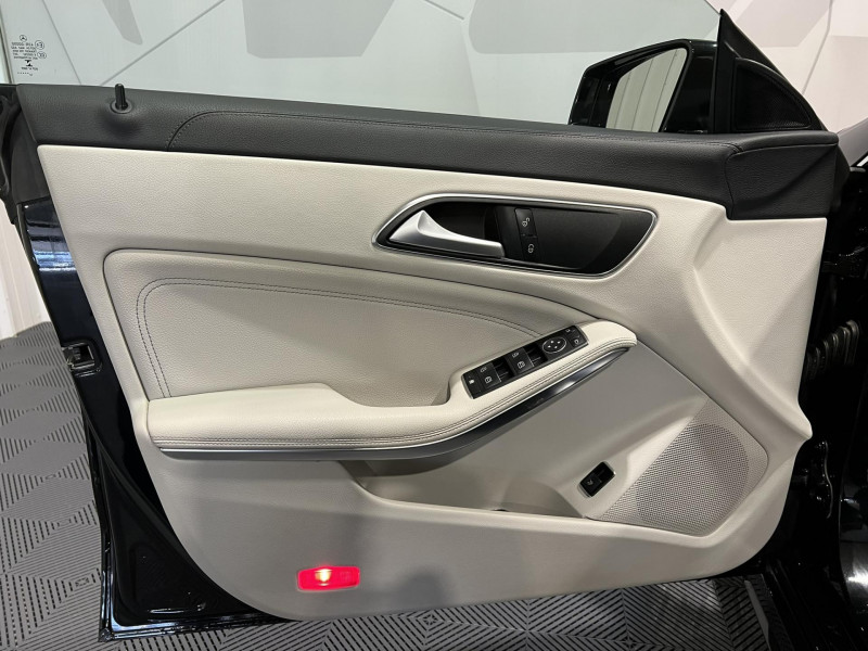 Photo 21 de l'offre de MERCEDES-BENZ CLA  200 CDI Fascination 7-G DCT BVA à 17990€ chez VL Auto