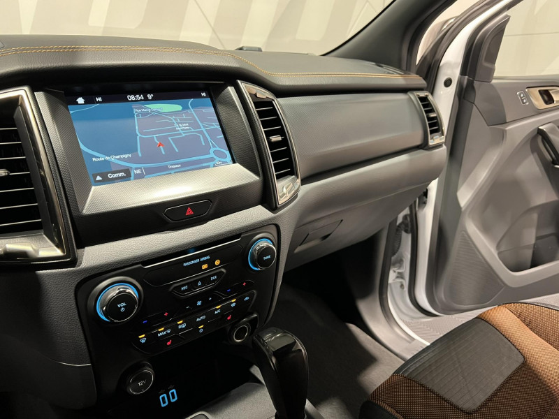 Photo 12 de l'offre de FORD RANGER  Double Cabine 3.2 TDCi 200 4X4 BVA6 WILDTRAK à 31490€ chez VL Auto