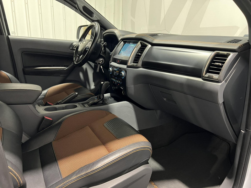 Photo 8 de l'offre de FORD RANGER  Double Cabine 3.2 TDCi 200 4X4 BVA6 WILDTRAK à 31490€ chez VL Auto