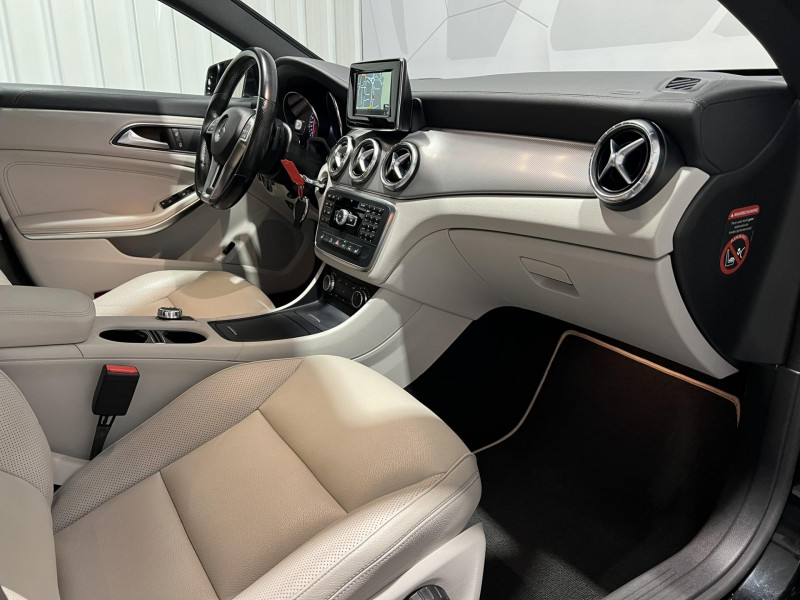 Photo 8 de l'offre de MERCEDES-BENZ CLA  200 CDI Fascination 7-G DCT BVA à 17990€ chez VL Auto