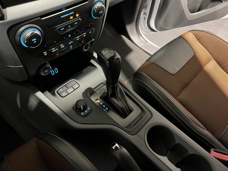 Photo 13 de l'offre de FORD RANGER  Double Cabine 3.2 TDCi 200 4X4 BVA6 WILDTRAK à 31490€ chez VL Auto