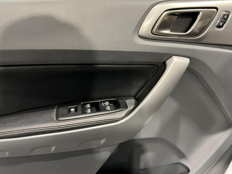 Photo 22 de l'offre de FORD RANGER DOUBLE CABINE 3.2 TDCi 200 4X4 BVA6 LIMITED à 23990€ chez VL Auto