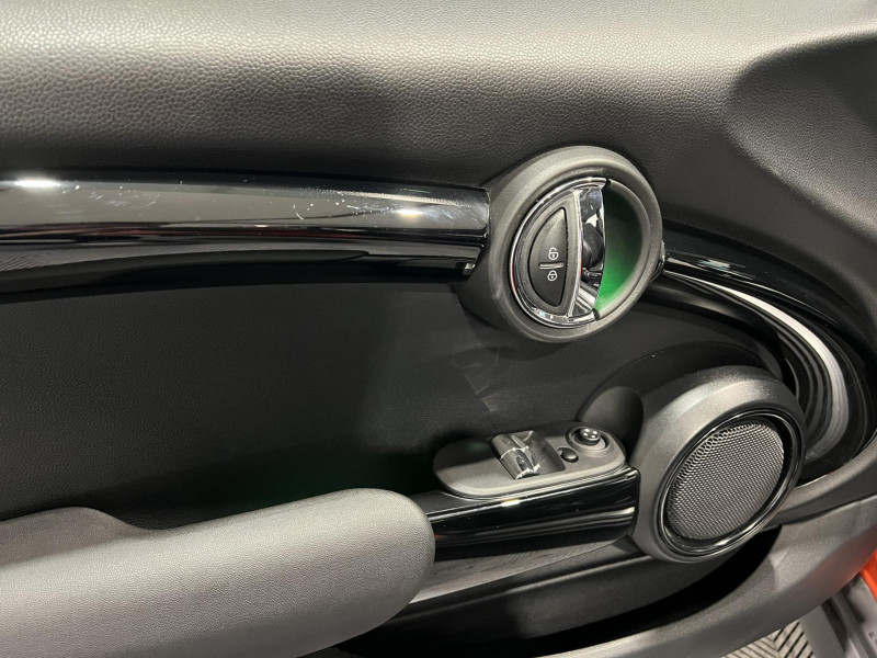 Photo 21 de l'offre de MINI MINI 3 Portes Cooper 136 ch BVA7 à 17490€ chez VL Auto