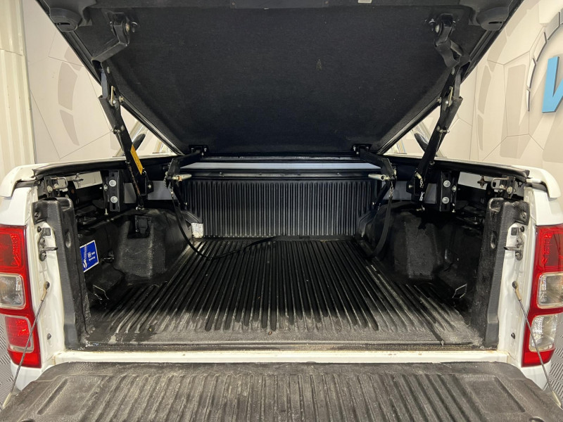 Photo 10 de l'offre de FORD RANGER DOUBLE CABINE 3.2 TDCi 200 4X4 BVA6 LIMITED à 23990€ chez VL Auto