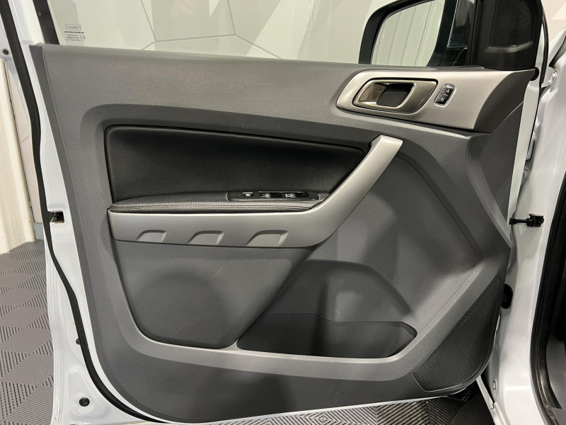 Photo 21 de l'offre de FORD RANGER DOUBLE CABINE 3.2 TDCi 200 4X4 BVA6 LIMITED à 23990€ chez VL Auto