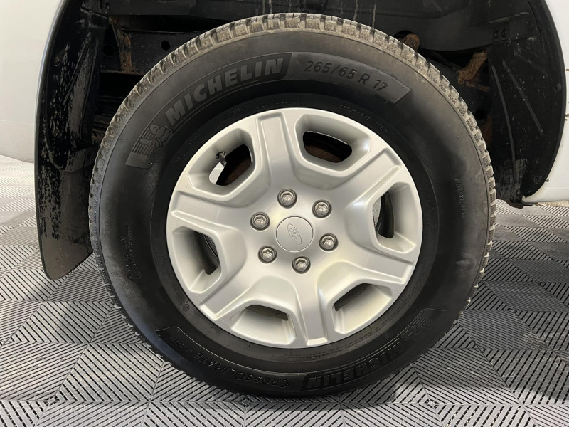 Photo 18 de l'offre de FORD RANGER DOUBLE CABINE 3.2 TDCi 200 4X4 BVA6 LIMITED à 23990€ chez VL Auto