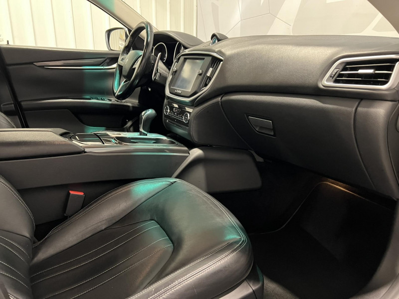 Photo 8 de l'offre de MASERATI GHIBLI 3.0 V6 330 BVA à 27990€ chez VL Auto