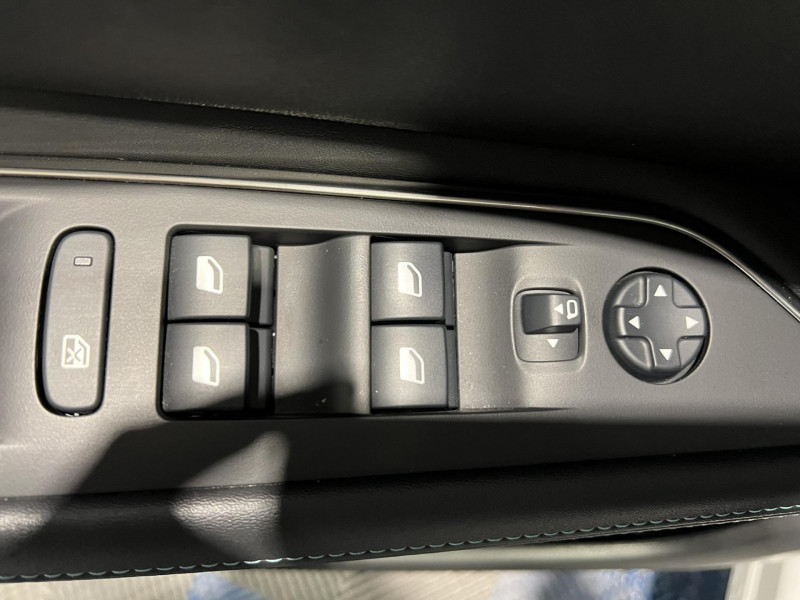 Photo 22 de l'offre de PEUGEOT 3008  BlueHDi 130ch S&S BVM6 Allure Pack à 15990€ chez VL Auto