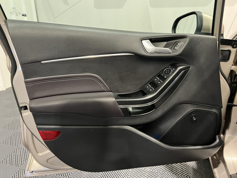 Photo 16 de l'offre de FORD FIESTA 1.0 EcoBoost 100 ch S&S BVM6 Vignale à 11990€ chez VL Auto