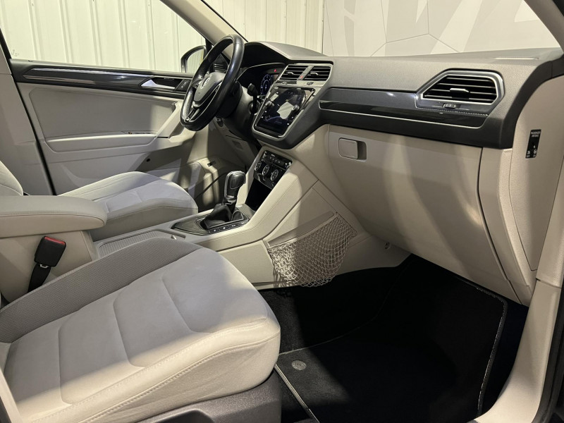 Photo 8 de l'offre de VOLKSWAGEN TIGUAN ALLSPACE 2.0 TDI 150 DSG7 Carat 7 Places à 26990€ chez VL Auto