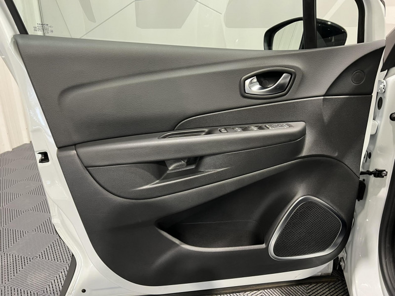 Photo 21 de l'offre de RENAULT CAPTUR TCe 130 FAP Intens à 14990€ chez VL Auto