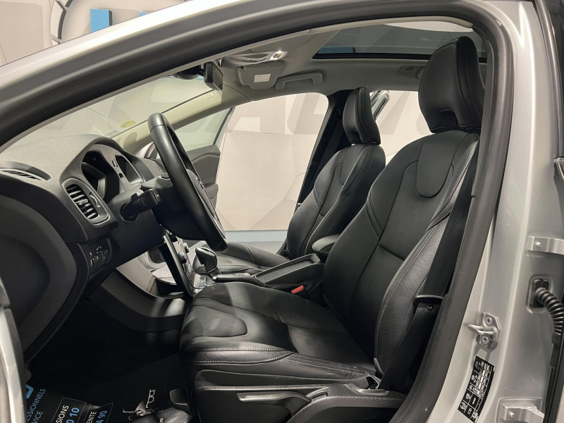 Photo 6 de l'offre de VOLVO V40 D2 AdBlue 120 ch Geartronic 6 SIGNATURE EDITION à 16490€ chez VL Auto