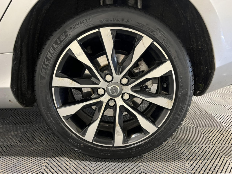 Photo 19 de l'offre de VOLVO V40 D2 AdBlue 120 ch Geartronic 6 SIGNATURE EDITION à 16490€ chez VL Auto