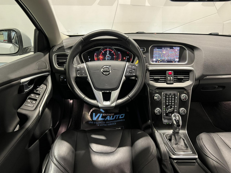 Photo 24 de l'offre de VOLVO V40 D2 AdBlue 120 ch Geartronic 6 SIGNATURE EDITION à 16490€ chez VL Auto