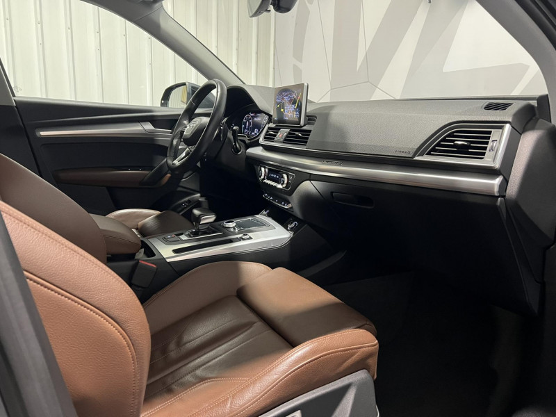 Photo 7 de l'offre de AUDI Q5  50 TFSI e 299 S tronic 7 Quattro Design à 30990€ chez VL Auto