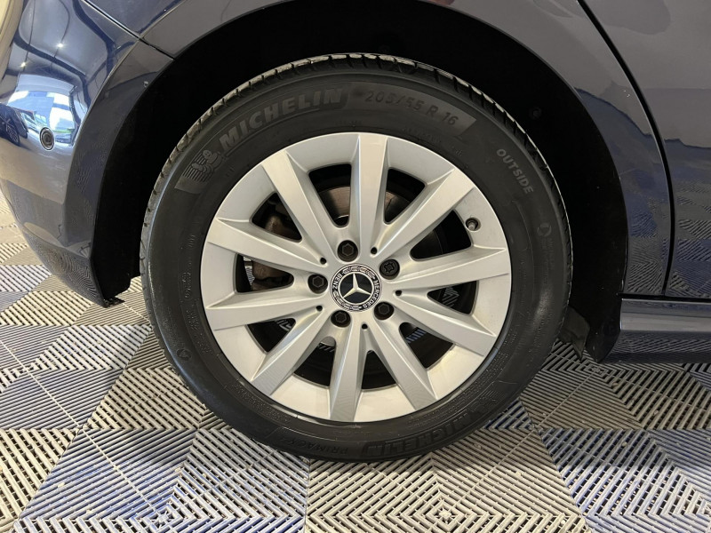 Photo 17 de l'offre de MERCEDES-BENZ CLASSE A 180 Intuition à 12990€ chez VL Auto