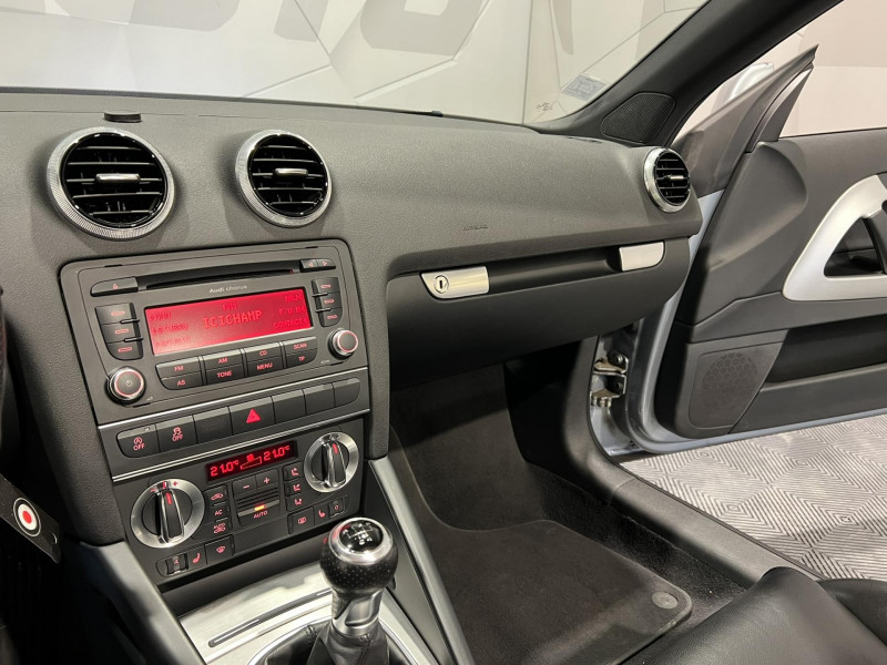Photo 12 de l'offre de AUDI A3 CABRIOLET 1.6 TDI 105 DPF S Line à 12490€ chez VL Auto