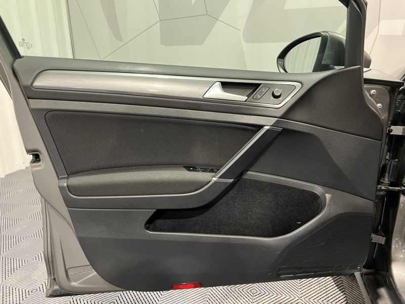 Photo 20 de l'offre de VOLKSWAGEN GOLF 1.2 TSI 110 BlueMotion Technology Allstar à 14990€ chez VL Auto