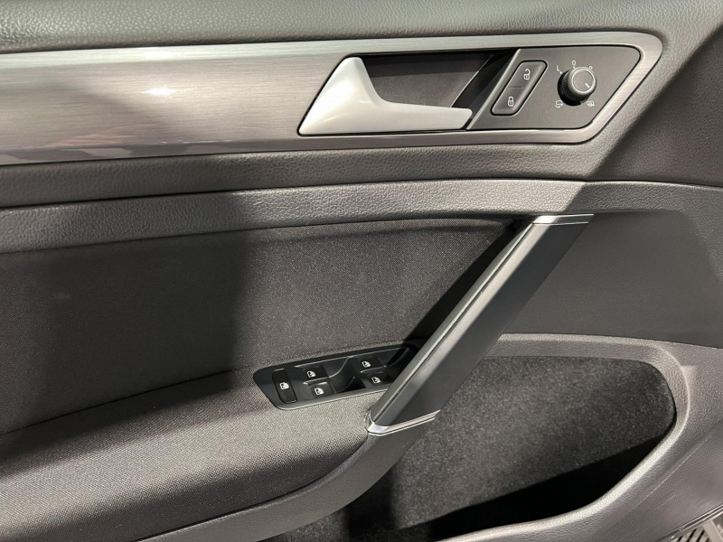 Photo 21 de l'offre de VOLKSWAGEN GOLF 1.2 TSI 110 BlueMotion Technology Allstar à 14990€ chez VL Auto