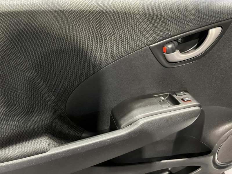 Photo 21 de l'offre de HONDA JAZZ 1.4 i-VTEC Elegance à 8490€ chez VL Auto