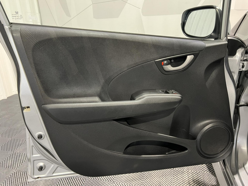 Photo 20 de l'offre de HONDA JAZZ 1.4 i-VTEC Elegance à 8490€ chez VL Auto