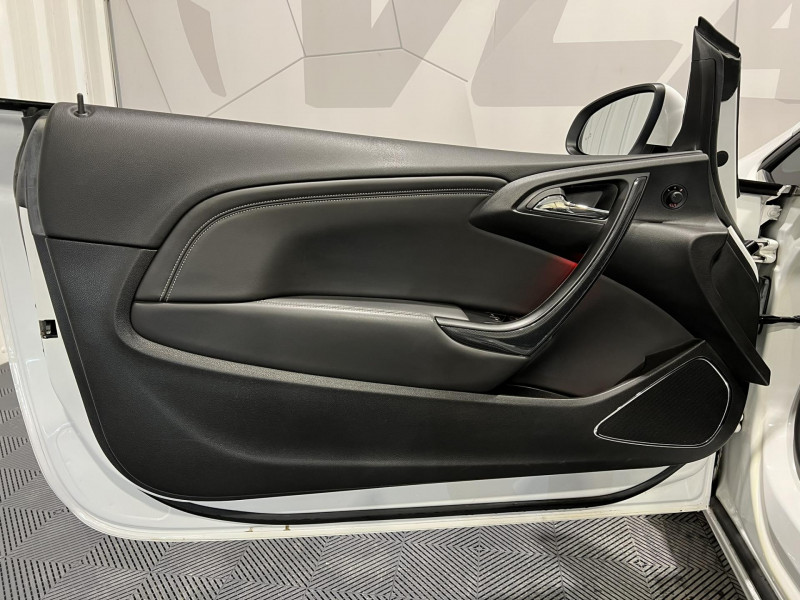 Photo 21 de l'offre de OPEL CASCADA 2.0 CDTI 165 ch Cosmo Pack BVA à 13990€ chez VL Auto