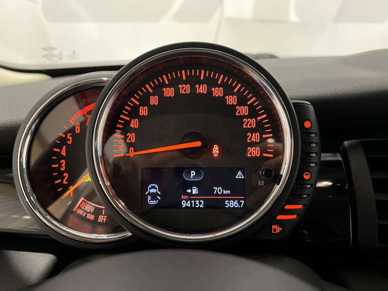 Photo 14 de l'offre de MINI MINI 5 Portes Cooper 136 ch Finition Chili BVA à 13990€ chez VL Auto