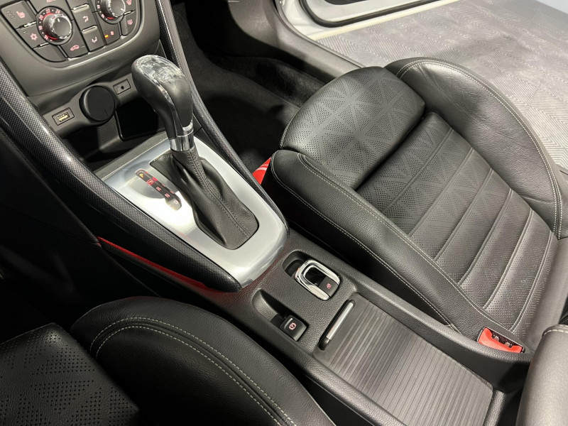 Photo 13 de l'offre de OPEL CASCADA 2.0 CDTI 165 ch Cosmo Pack BVA à 13990€ chez VL Auto