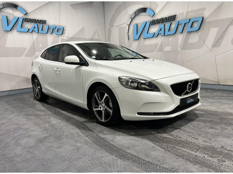 Volvo V40  T2 122 Kinetic ESSENCE Blanc Occasion à vendre