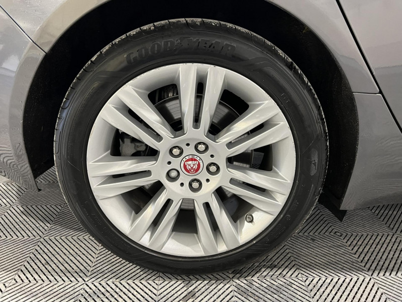 Photo 18 de l'offre de JAGUAR XF  V6 3.0 D - 300 ch BVA Portfolio à 21990€ chez VL Auto